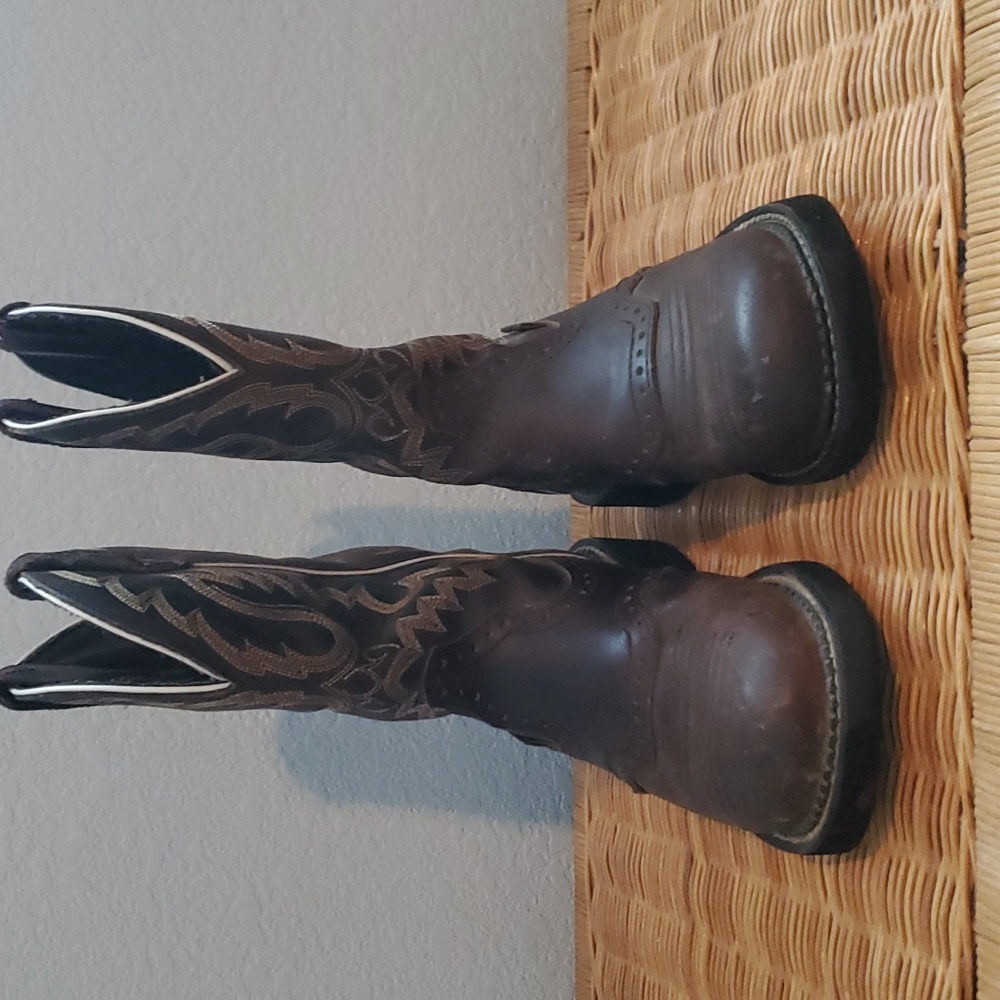 Women's Justin Gypsy Boots. Size 5 1/2. Brown leather.